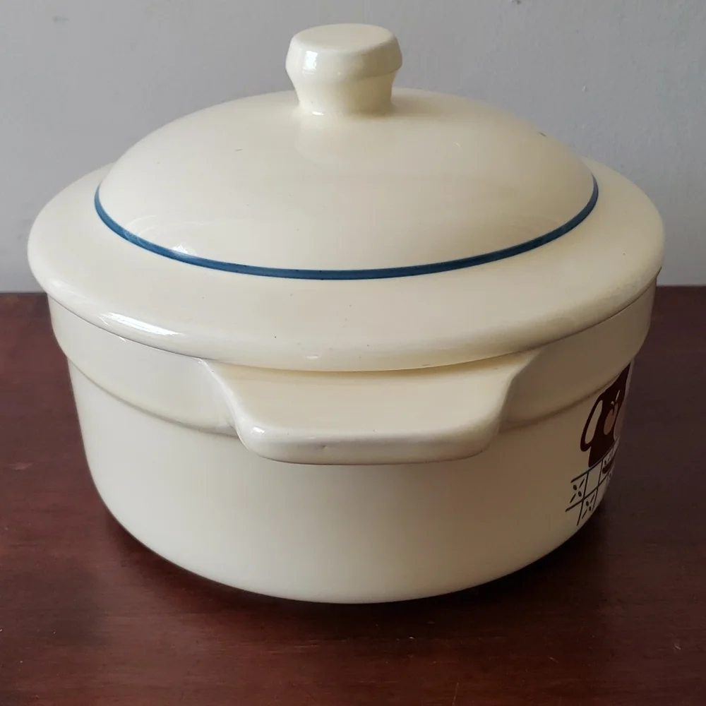Vintage Treasure Craft The Cook's Nook Covered Cassarole Dish. 2 USA Made